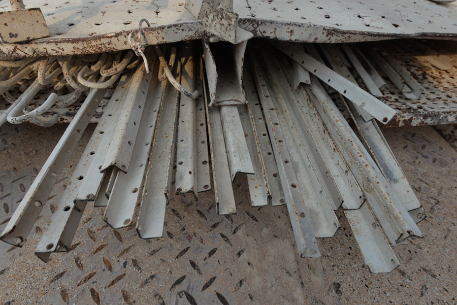 金属脱漆脱塑处理后